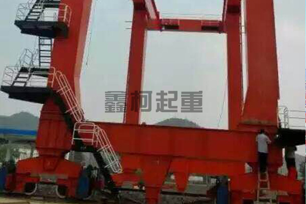 履帶起重機(jī)的應(yīng)用注意事項(xiàng)